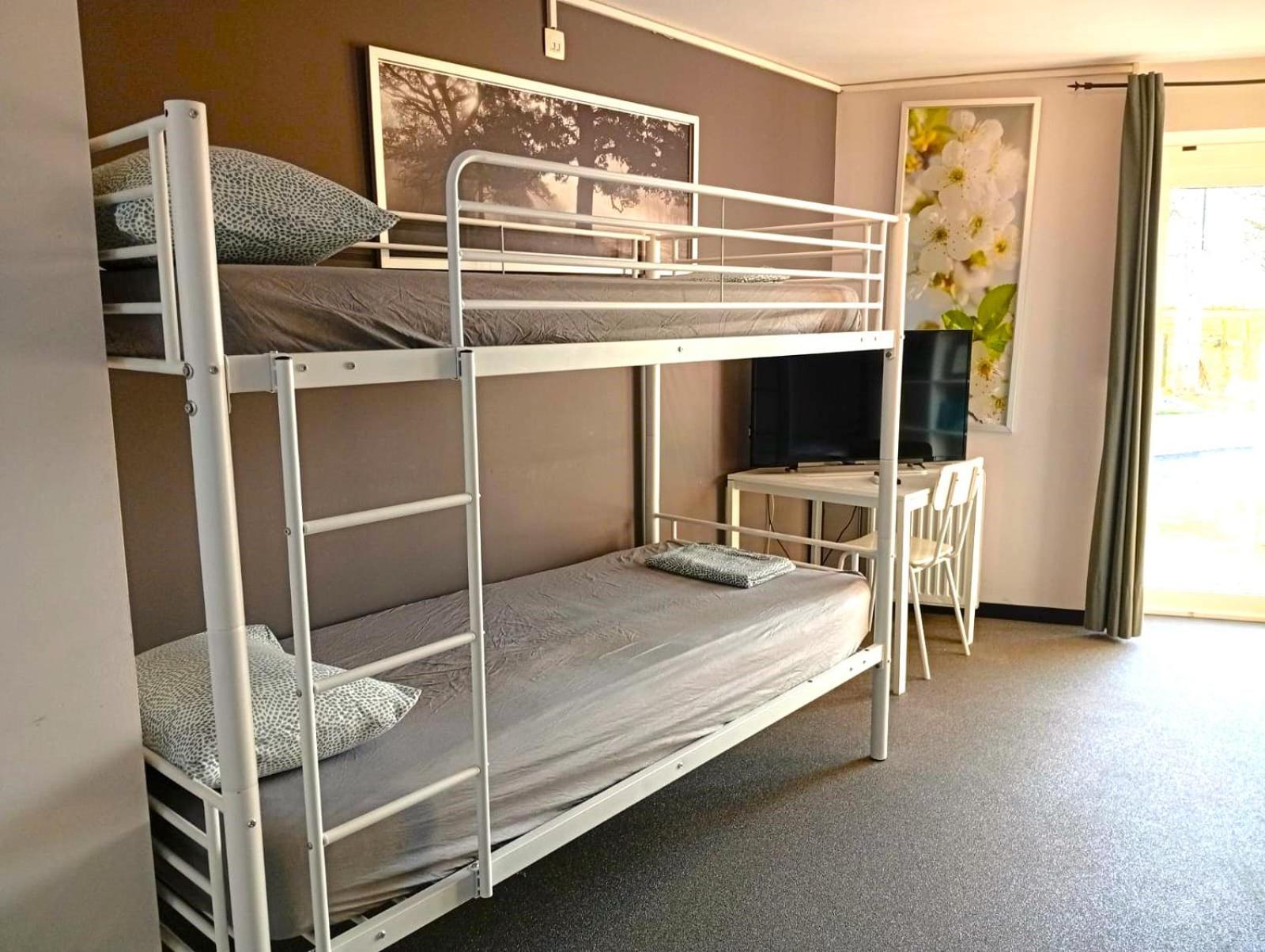 De Smishoeve Met Kinderpret, Dieren En Wellness Heers Exterior photo