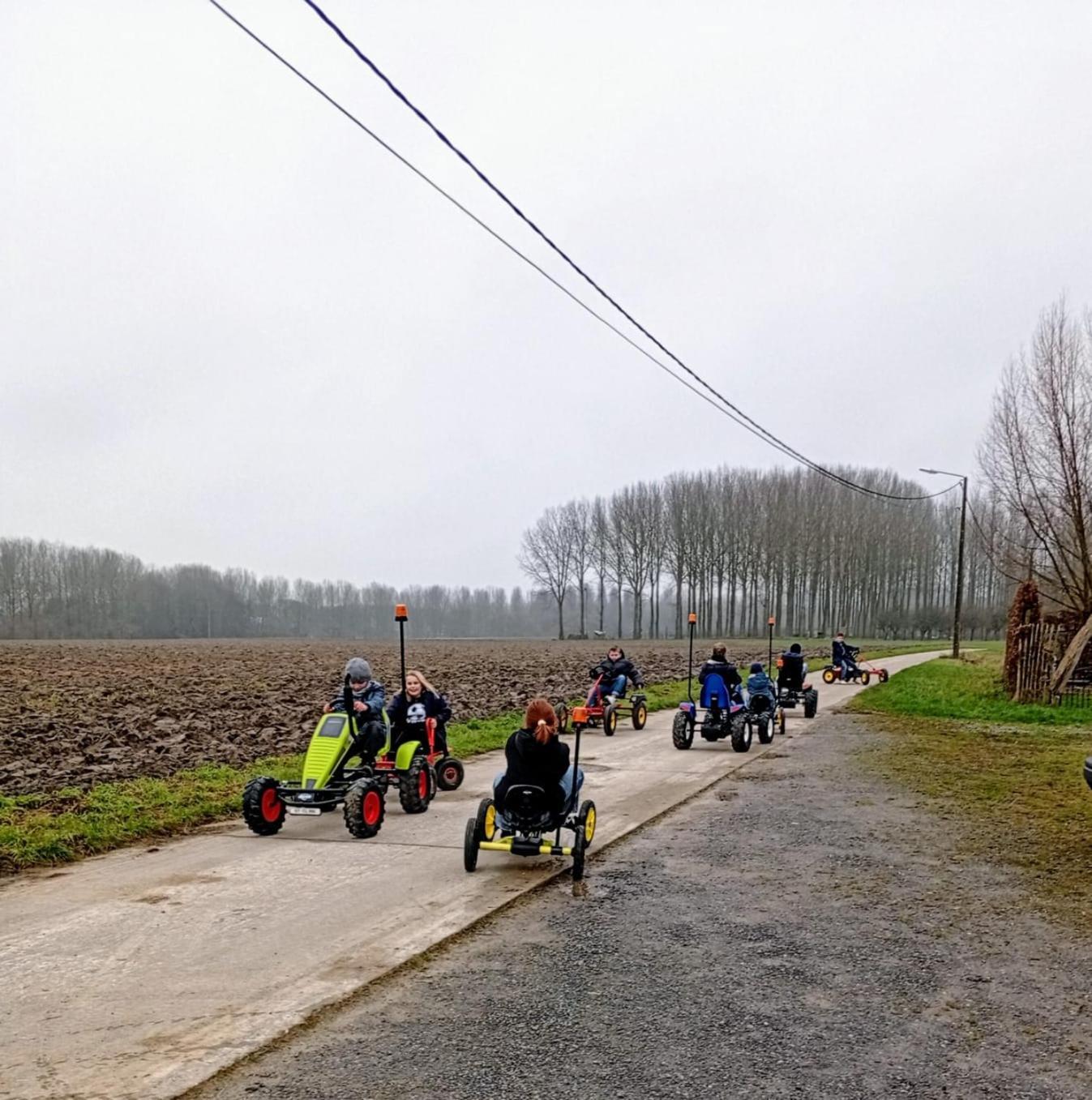 De Smishoeve Met Kinderpret, Dieren En Wellness Heers Exterior photo
